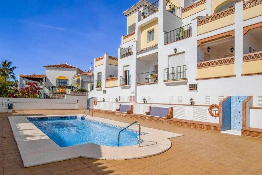 Apt Nerja Chimenea With Ocean View, A/C, & Fiber Apartment Exterior photo