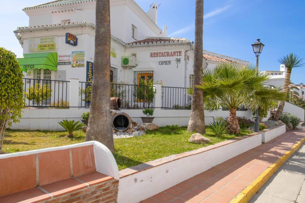 Apt Nerja Chimenea With Ocean View, A/C, & Fiber Apartment Exterior photo