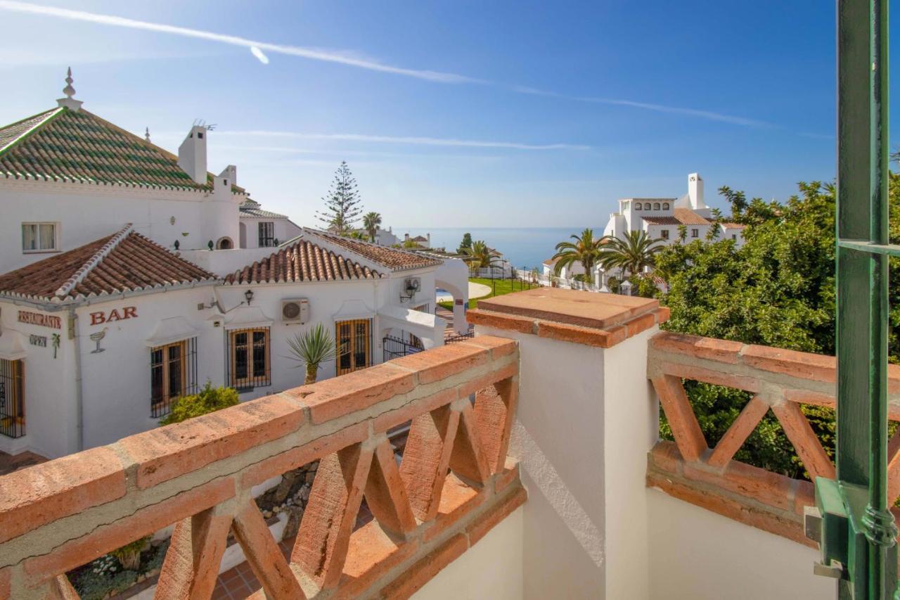 Apt Nerja Chimenea With Ocean View, A/C, & Fiber Apartment Exterior photo