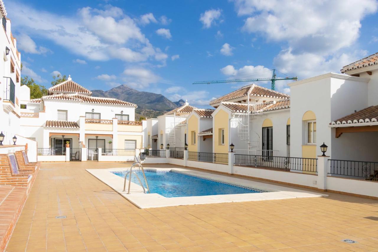 Apt Nerja Chimenea With Ocean View, A/C, & Fiber Apartment Exterior photo